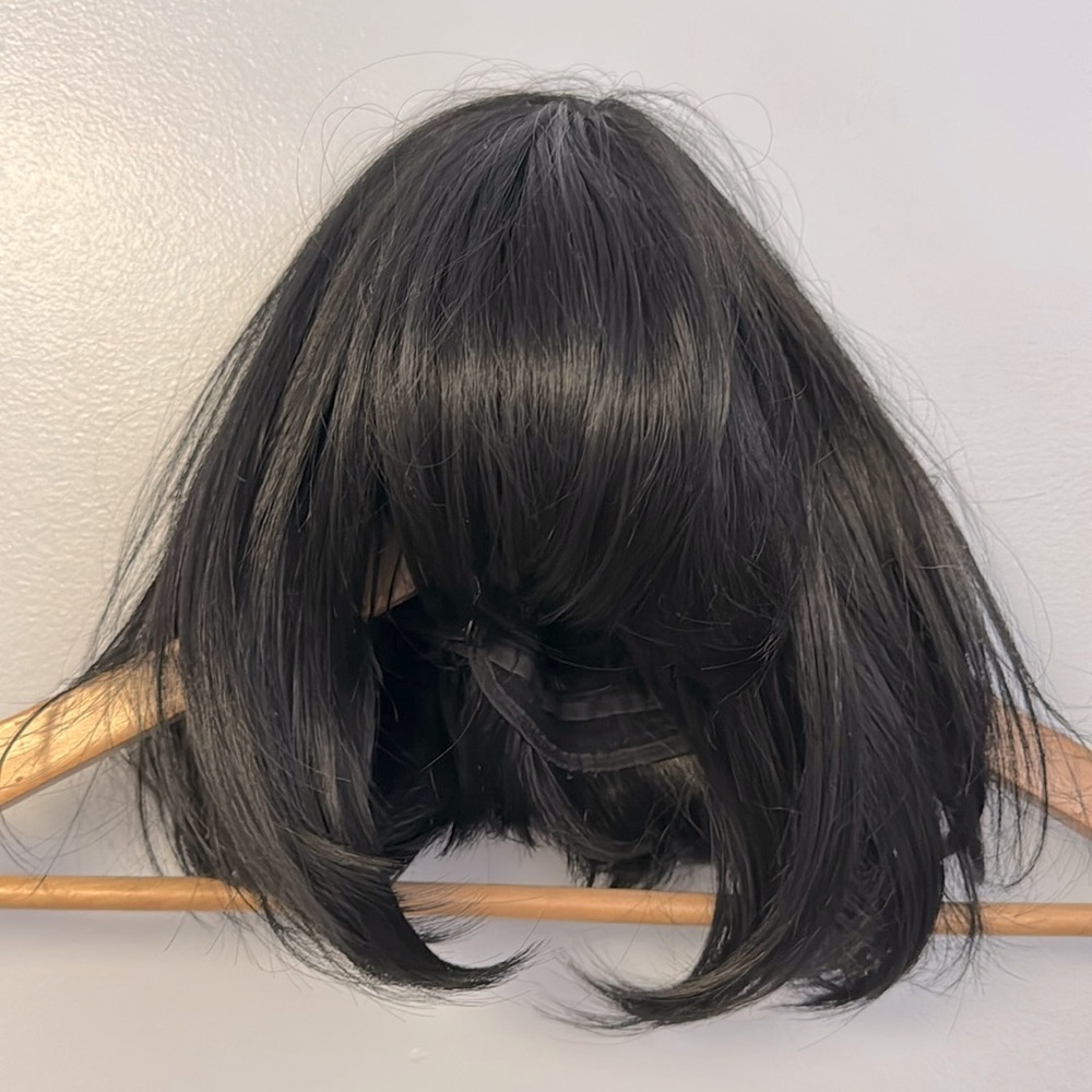 0924-03 Bob-Cut Wig with Bangs